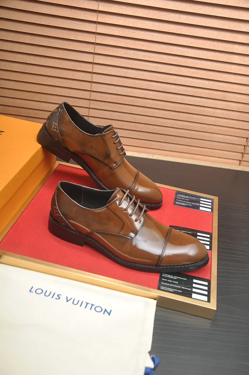 Men's men's shoes 💰500💶 [LV] (original single cowhide lining) 🍀LV's latest genuine leather business suit shoes are launched simultaneously on the official website. The first-layer cowhide imported from Italy is made of heavy gold, 💥official website 1:1 rubber outsole. Versatile to wear, high-end without losing class, and the color combination is extraordinary. This four-season style is alluring when worn on your feet, showing off your big-name flair. Standard code 38-45 (45 customized)